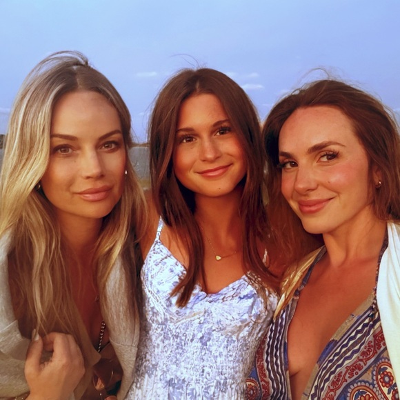 Meet your Posher, Ashley - Picture 3 of 3